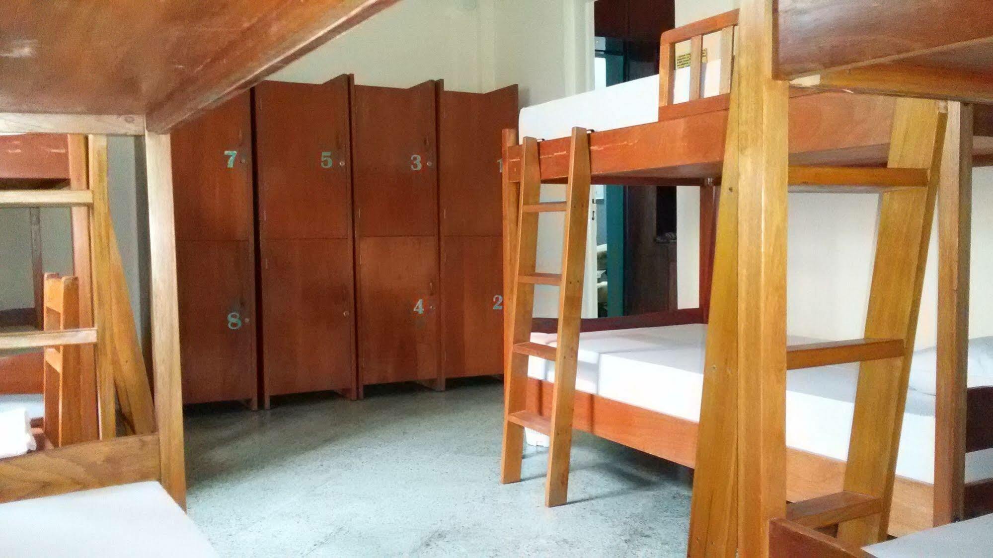 אסונסיון Hamaca Paraguaya Hostel מראה חיצוני תמונה